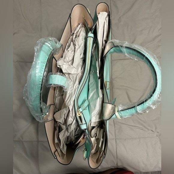 NWT Isabelle Handbags Shoulder/Cross Body Bag - Picture 2 of 4